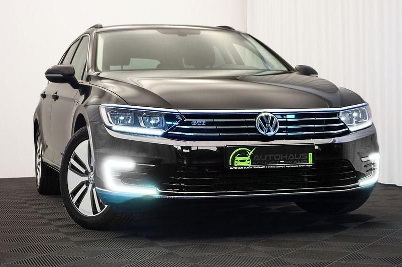 Schwarz Gebraucht 2016 VW Passat GTE Kombi | 16.834 € (Fairer Preis) - Bild 1/4