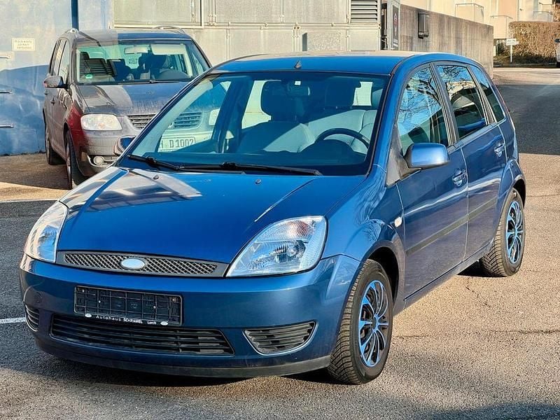 Blau Gebraucht 2005 Ford Fiesta Trend Limousine | 1.490 € (Fairer Preis) - Bild 1/4