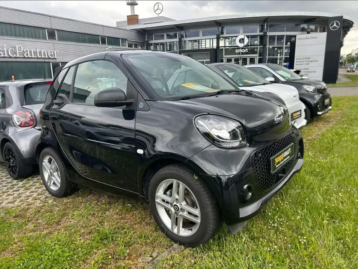 Gebraucht Smart ForTwo Electric Drive Pure 60 kW (82 PS) 2023 Schwarz Cabrio