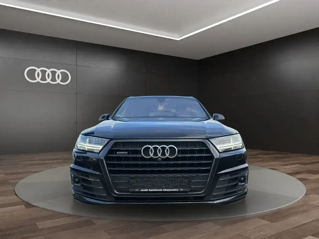 Używany Audi Q7 Sport 272 KM (200 kW) 2016 Czarny SUV