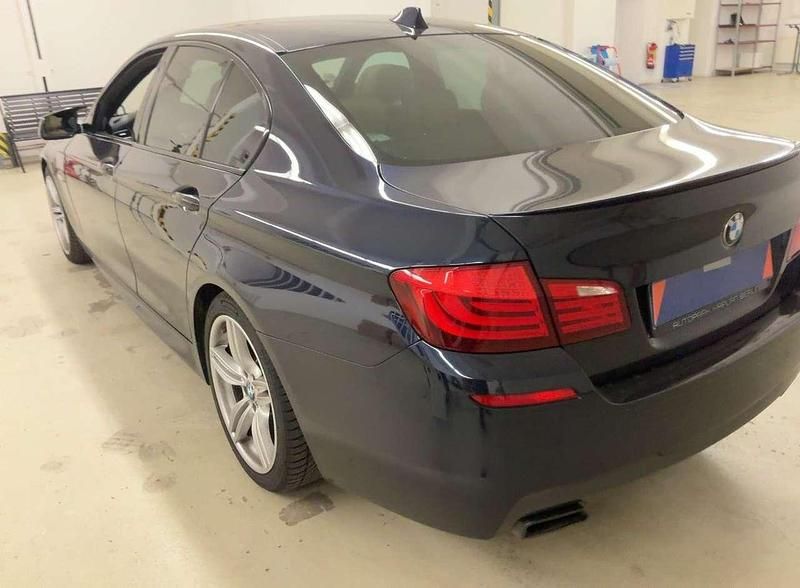 Gebraucht BMW 550 381 PS (280 kW) 2012 Imperialblau Limousine