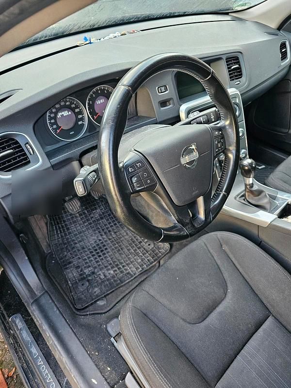 Gebraucht Volvo V60 150 PS (110 kW) 2012 Schwarz Kombi