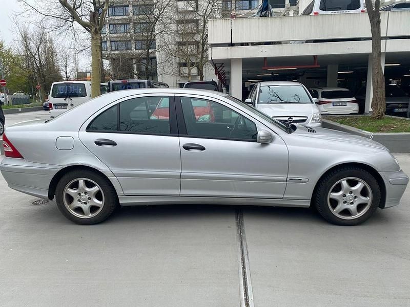 Gebraucht Mercedes C200 122 PS (89 kW) 2004 Other Limousine