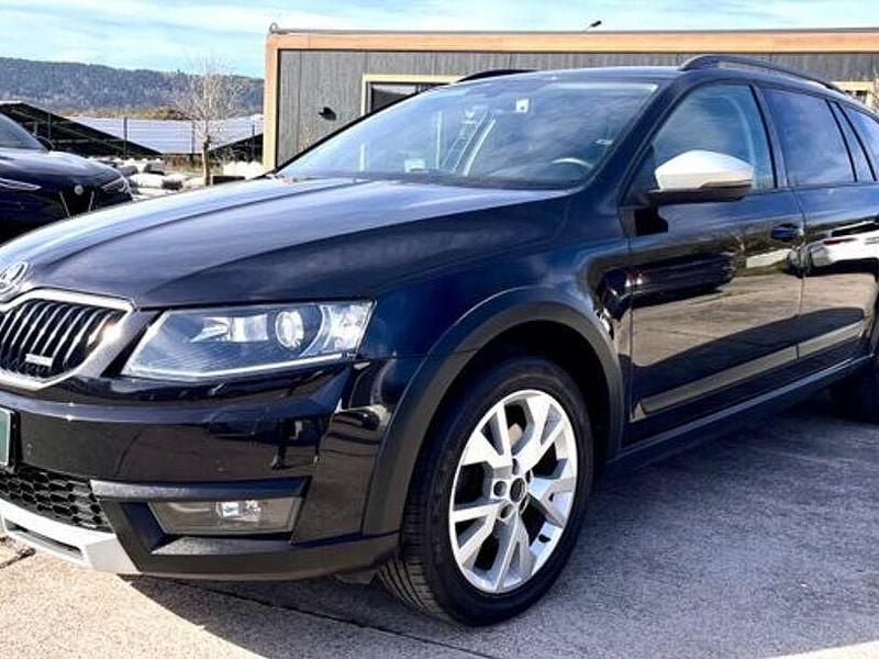 Gebraucht Skoda Octavia Scout 184 PS (135 kW) 2015 Schwarz Kombi