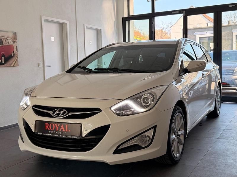 Gebraucht Hyundai i40 Premium 136 PS (100 kW) 2016 Weiß Kombi