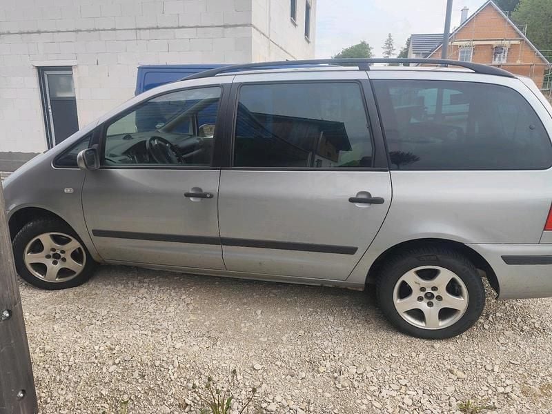 Silber Gebraucht 2004 Ford Galaxy Van / Kleinbus | 1.800 € (Fairer Preis) - Bild 1/4