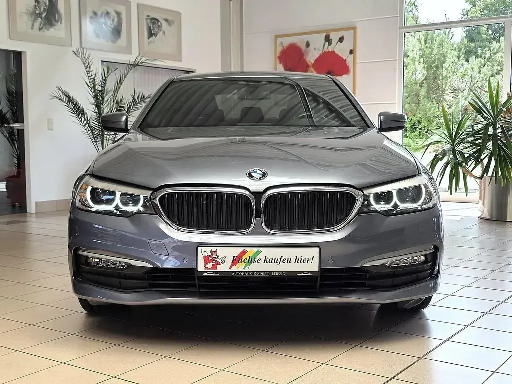 Gebraucht BMW 530 Sport Line 265 PS (194 kW) 2017 Blau Limousine
