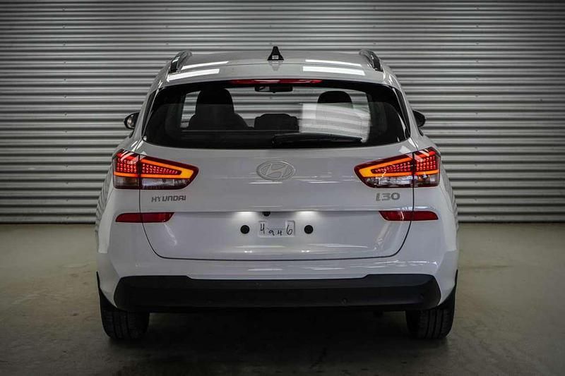 Neu Hyundai i30 99 PS (72 kW) 2026 Atlas white uni () Kombi