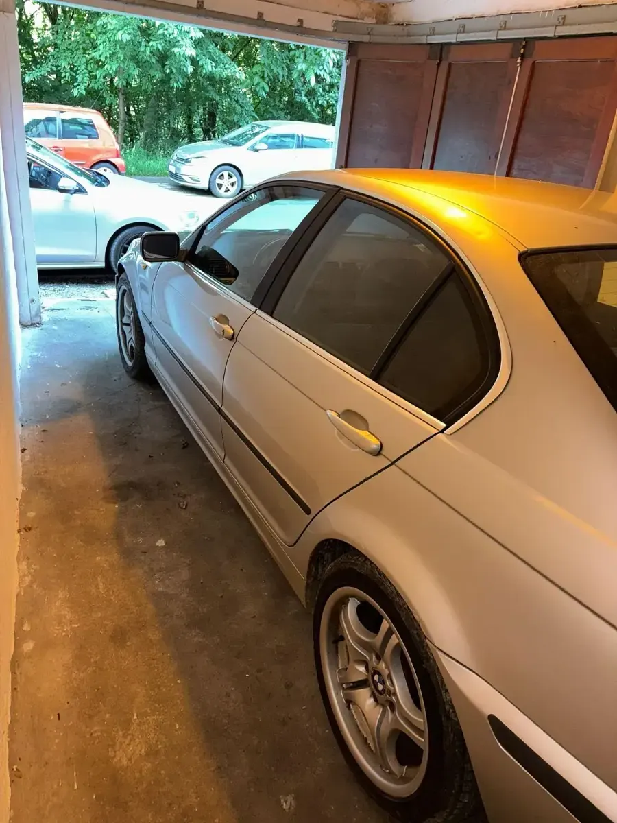 Gebraucht BMW 320 Basis 170 PS (125 kW) 2002 Silber Limousine