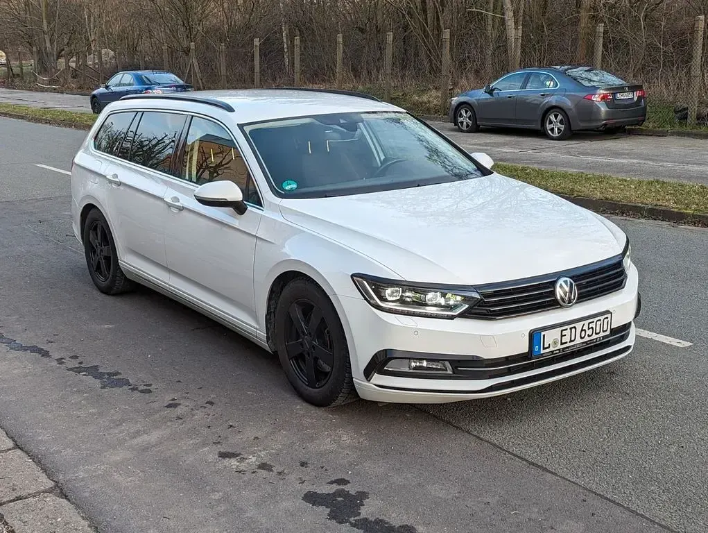 Gebraucht VW Passat Comfortline 179 PS (131 kW) 2017 Weiß Kombi