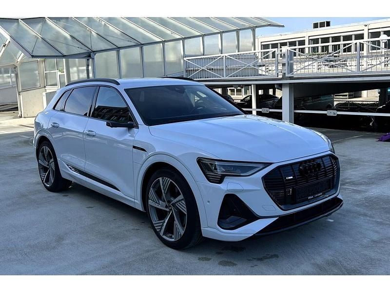 Usata Audi e-tron 300 kW (408 CV) 2022 Bianco SUV