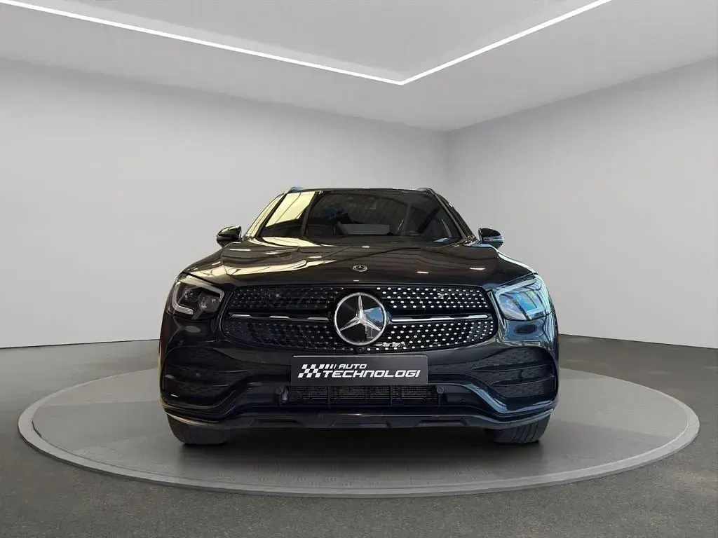 Gebraucht Mercedes GLC300 AMG line 258 PS (189 kW) 2019 Grau SUV