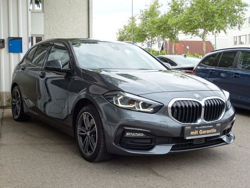 Mineralgrau Gebraucht 2021 BMW 120 Sport Line Kleinwagen | 24.950 € (Etwas zu teuer) - Bild 1/4