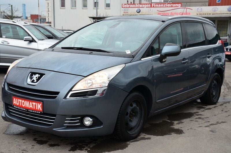 Grau Gebraucht 2010 Peugeot 5008 Allure Van / Kleinbus | 4.900 € (Guter Preis) - Bild 1/4