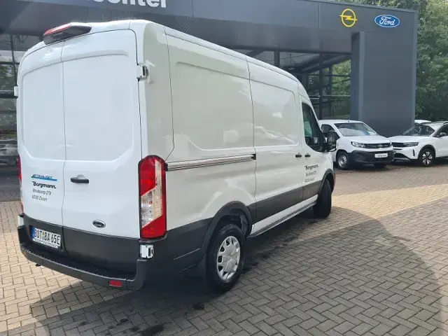 Gebraucht Ford Transit Trend 135 kW (184 PS) 2023 Weiss Van