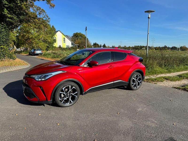 Rot Gebraucht 2021 Toyota C-HR Team SUV | 21.999 € (Fairer Preis) - Bild 1/4