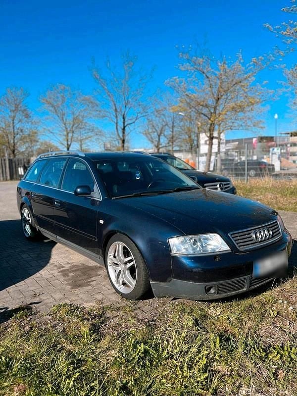 Usado Audi A6 150 HP (110 kW) 1998 Azul Carrinha