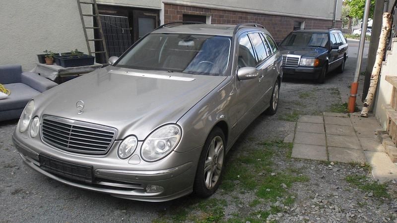 Gold Gebraucht 2004 Mercedes E280 Kombi | 2.500 € - Bild 1/4