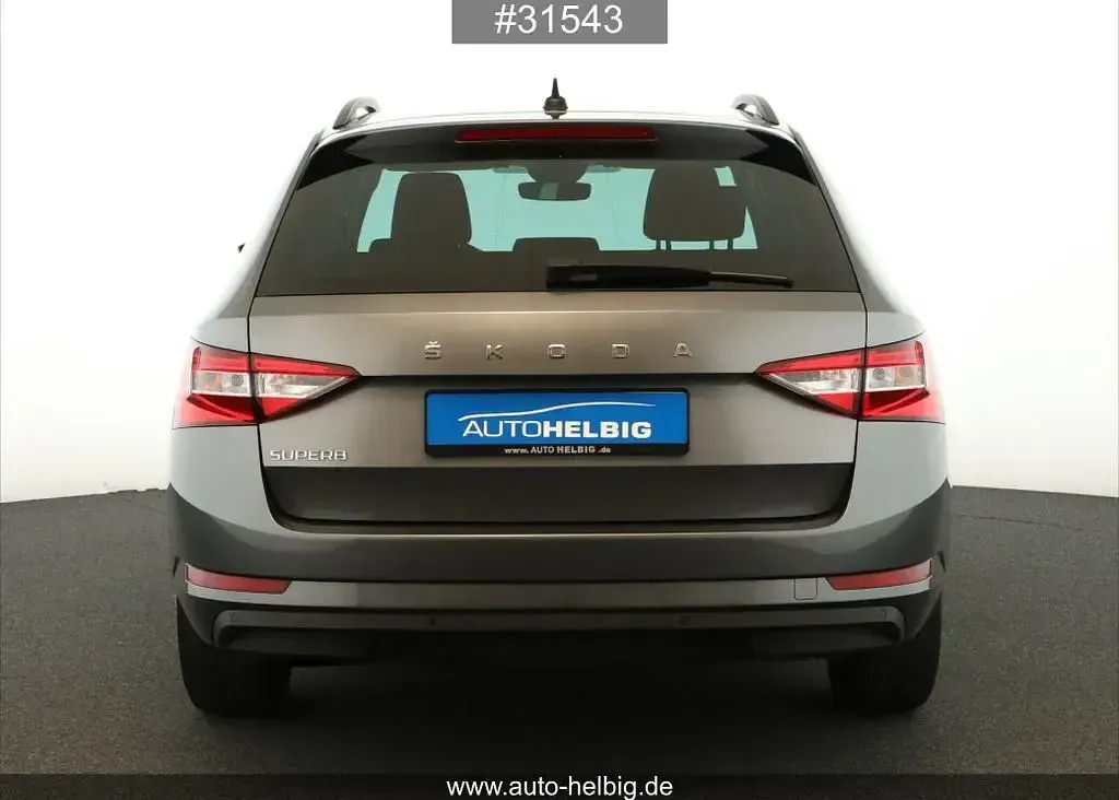 Gebraucht Skoda Superb Ambition 150 PS (110 kW) 2023 Grau Kombi