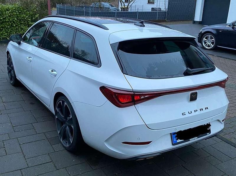 Weiß Gebraucht 2021 Cupra Leon Kombi | 24.500 € (Fairer Preis) - Bild 1/4