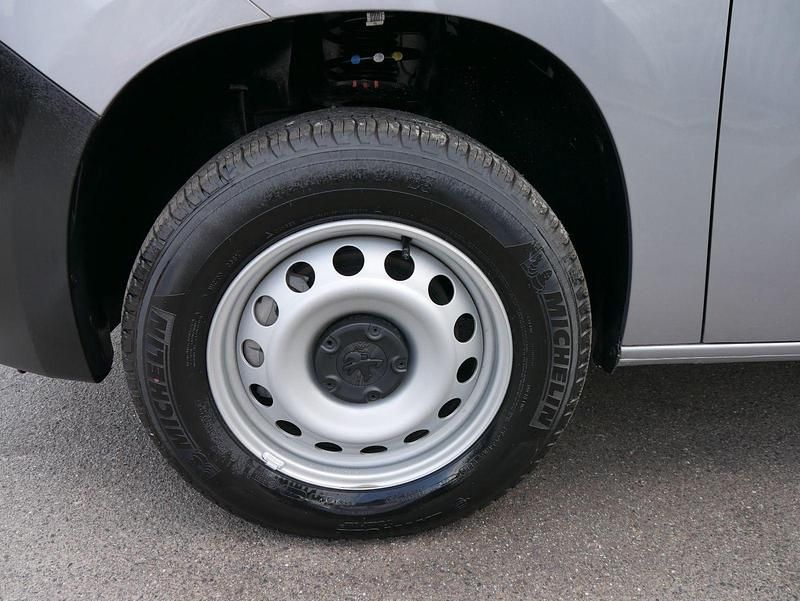 Neu Peugeot Partner 131 PS (96 kW) 2025 Silber Van / Kleinbus