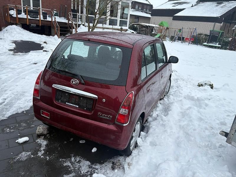 Gebraucht Daihatsu Trevis 52 PS (38 kW) 2008 Rot Kleinwagen