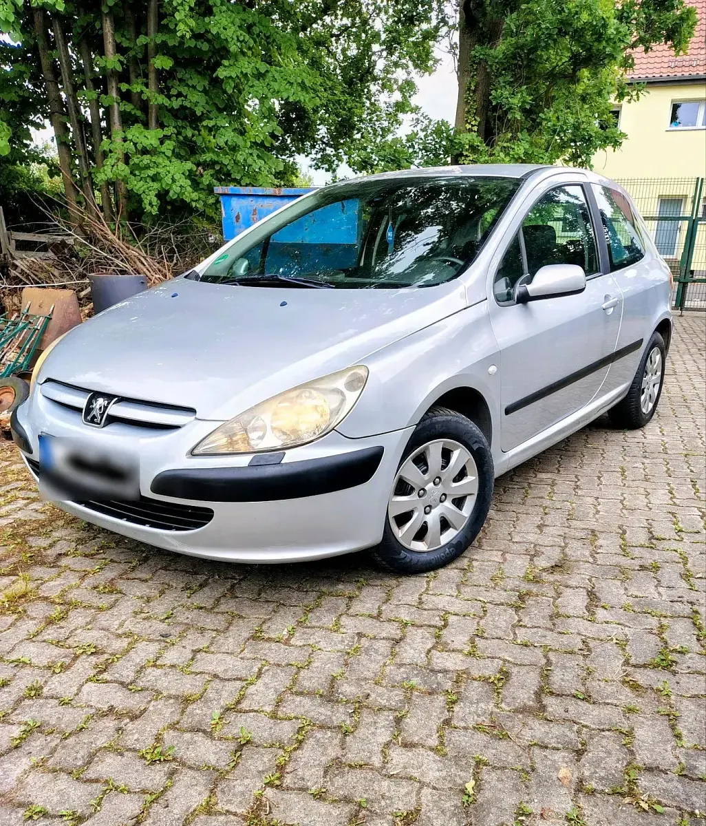 Gebraucht Peugeot 307 109 PS (80 kW) 2003 Silber Limousine