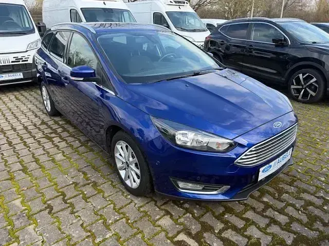 Używany Ford Focus Titanium 150 KM (110 kW) 2018 Niebieski Sedan/Limuzyna