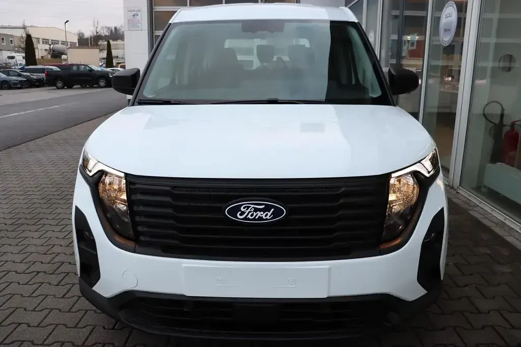 Neu Ford Tourneo Courier 125 PS (91 kW) 2026 Frozen white Van / Kleinbus