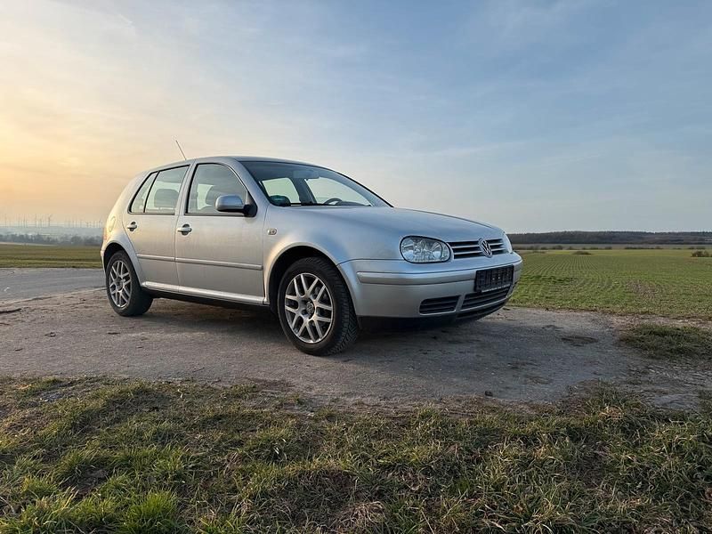 Gebraucht VW Golf IV 105 PS (77 kW) 2003 Silber Kleinwagen