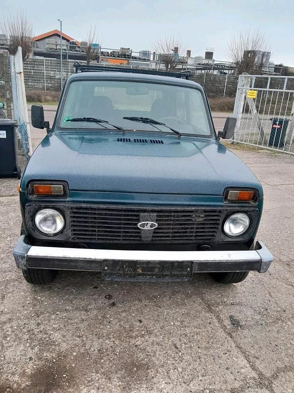 Gebraucht Lada Nova 82 PS (60 kW) 2009 Grün SUV