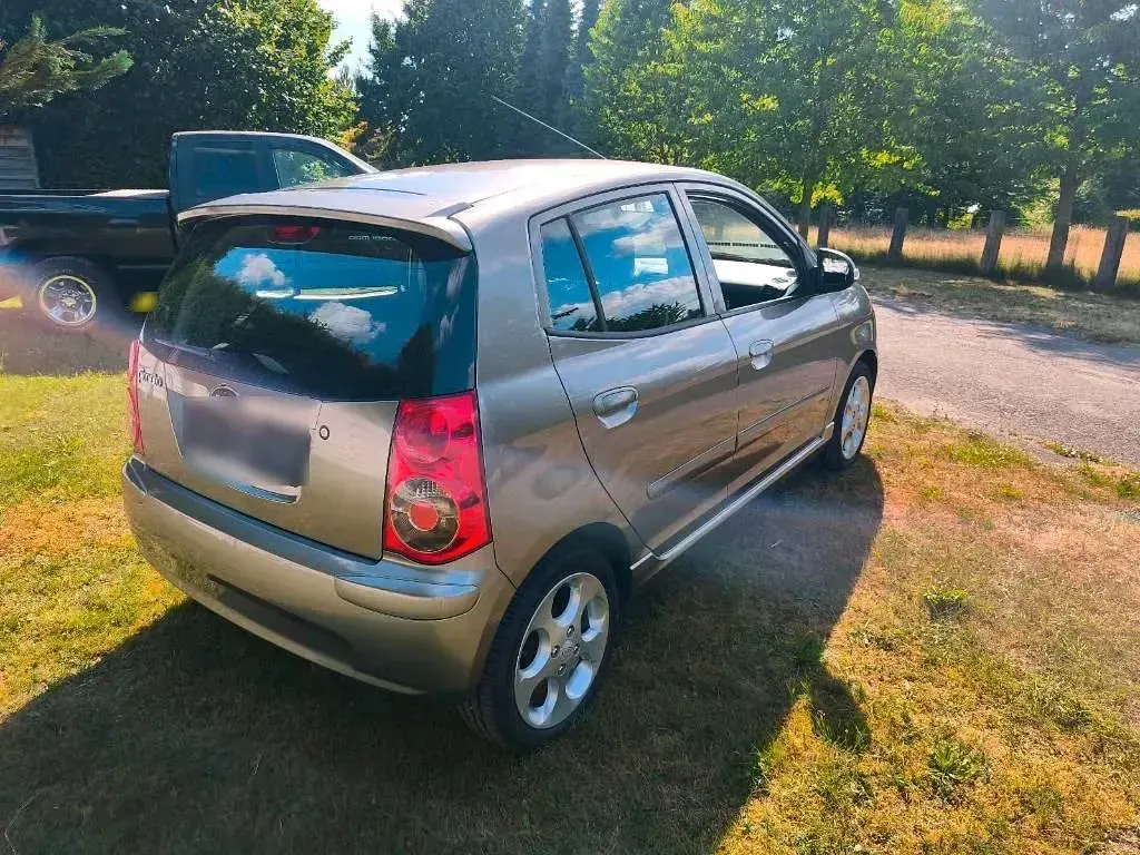 Gebraucht Kia Picanto 65 PS (47 kW) 2008 Silber Kleinwagen