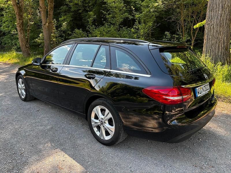 Gebraucht Mercedes C220 170 PS (125 kW) 2014 Schwarz Kombi