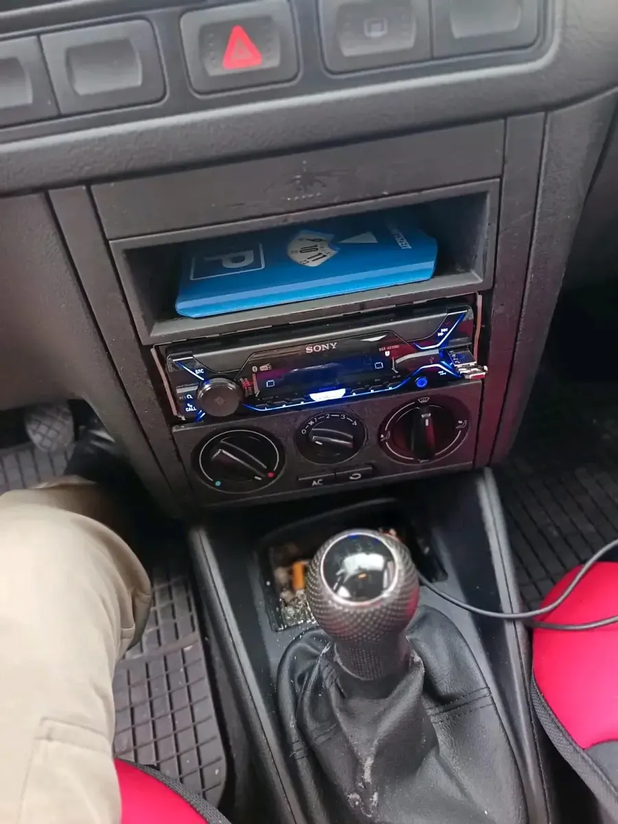 Gebraucht VW Golf IV 105 PS (77 kW) 2003 Gold Kombi