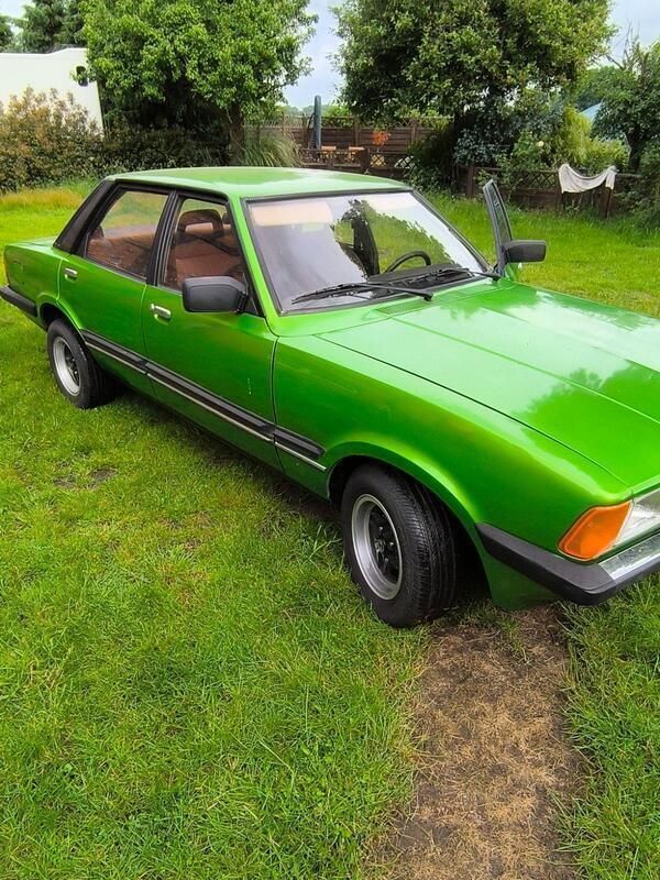 Grün Gebraucht 1981 Ford Taunus Limousine | 5.555 € - Bild 1/4