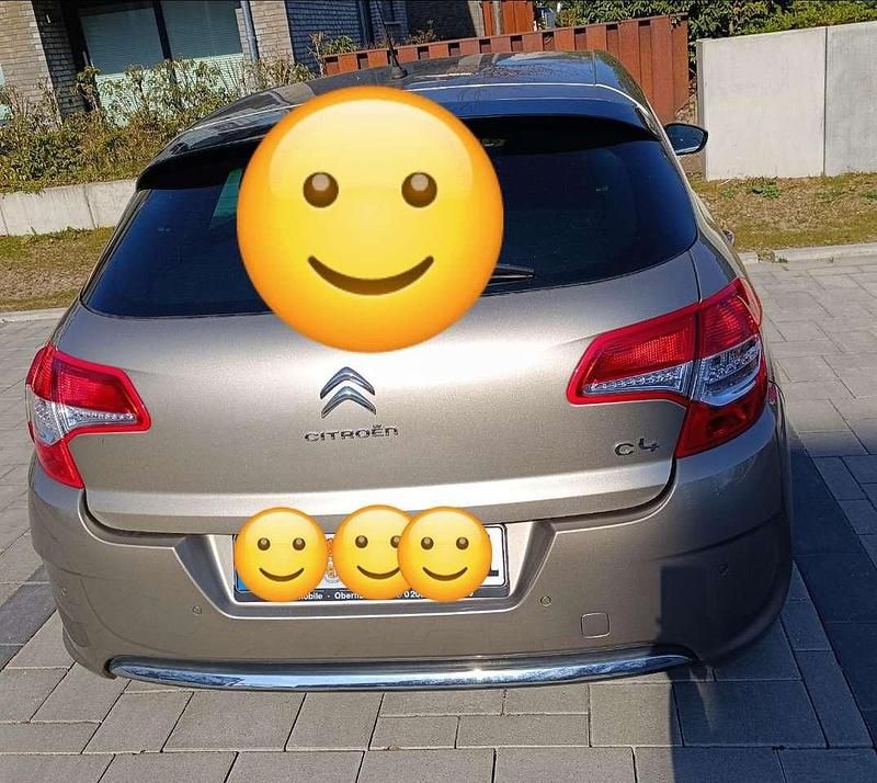 Gold Gebraucht 2012 Citroën C4 SELECTION Limousine | 4.999 € (Fairer Preis) - Bild 1/3