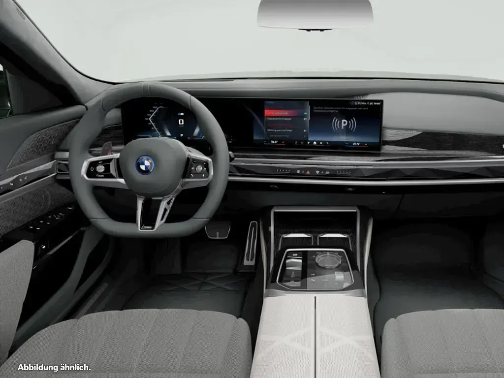 Gebraucht BMW M760e M Sport 571 PS (419 kW) 2025 Grau Limousine