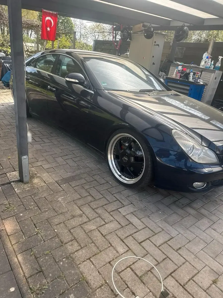 Gebraucht Mercedes CLS500 306 PS (225 kW) 2004 Blau Coupé