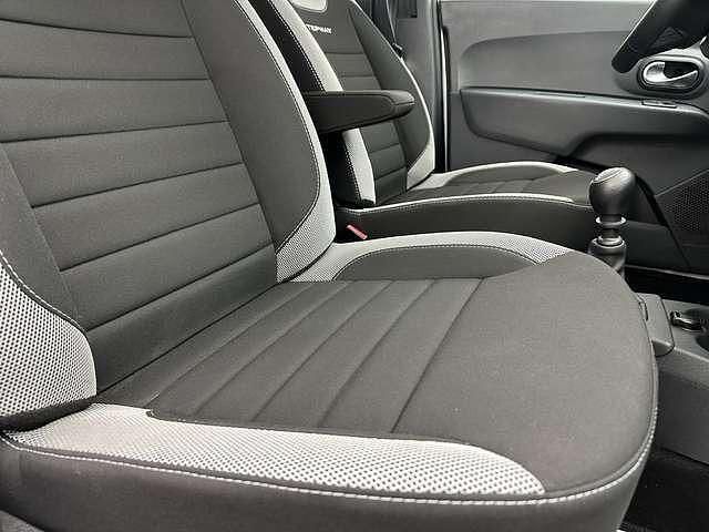 Gebraucht Dacia Lodgy Basis 131 PS (96 kW) 2021 Weiß Van / Kleinbus