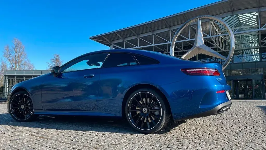 Gebraucht Mercedes E450 367 PS (269 kW) 2023 Blau Coupé