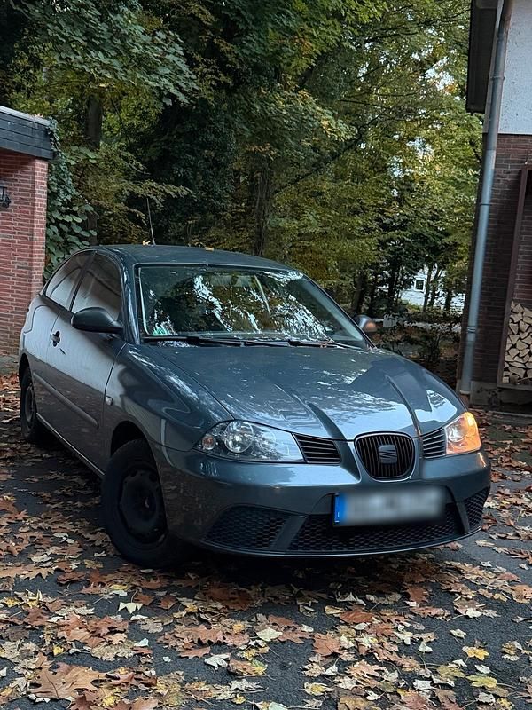 Grau Gebraucht 2011 Seat Ibiza Kleinwagen | 1.800 € (Guter Preis) - Bild 1/4