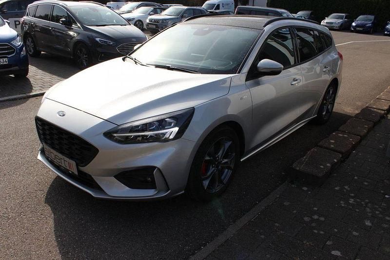 Gebraucht Ford Focus ST-Line 155 PS (114 kW) 2020 Silber Limousine