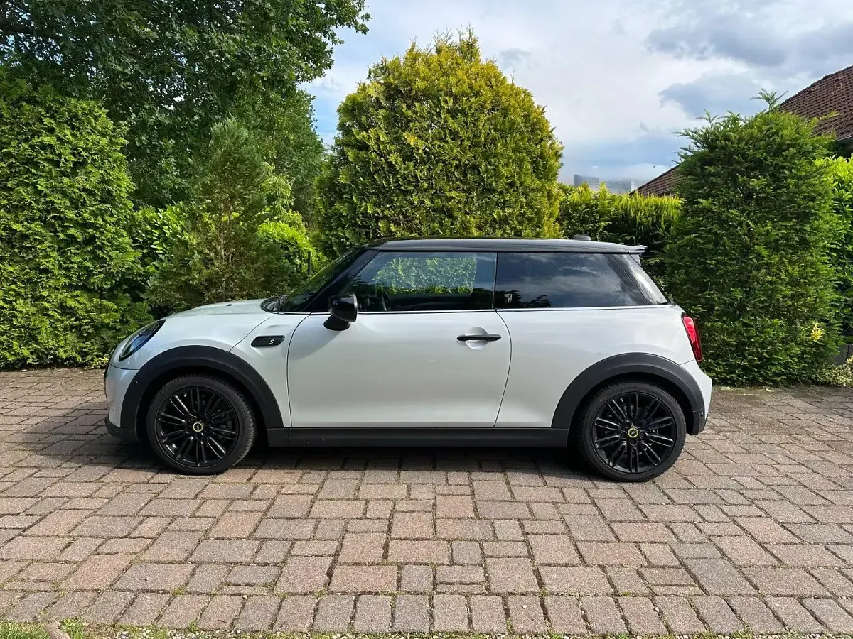 Gebraucht Mini Cooper SE 135 kW (184 PS) 2021 Silber Kleinwagen