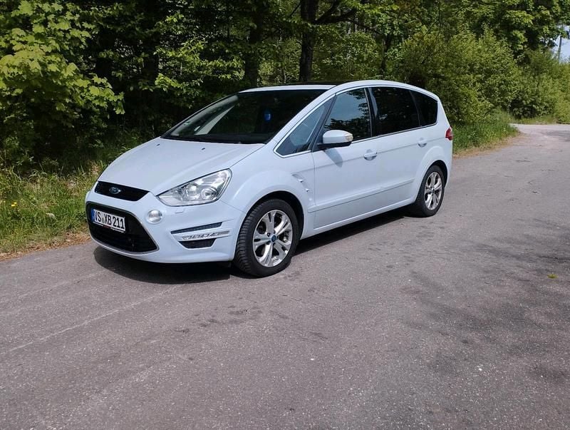 Weiß Gebraucht 2014 Ford S-MAX Titanium Van / Kleinbus | 8.500 € (Fairer Preis) - Bild 1/4