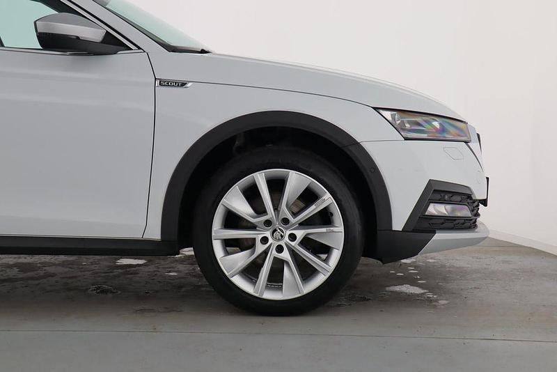 Gebraucht Skoda Octavia 200 PS (147 kW) 2021 Moonweiss metallic Kombi