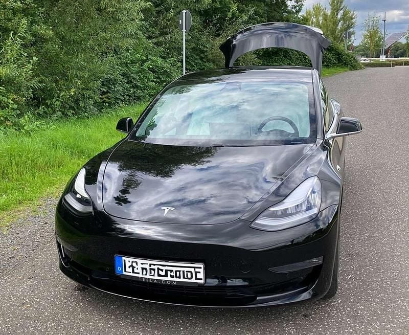 Second-hand Tesla Model 3 350 kW (476 CP) 2020 Negru Berlinǎ
