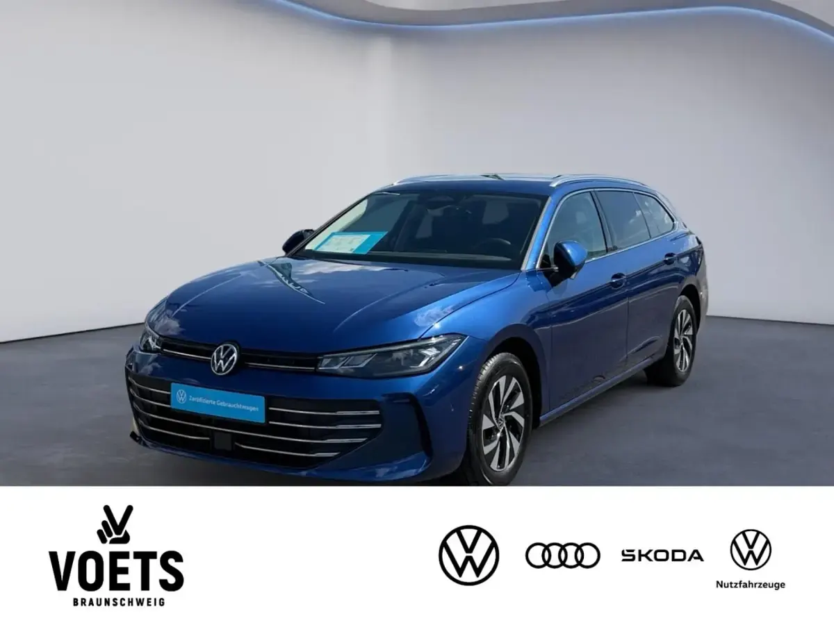Gebraucht VW Passat Business 150 PS (110 kW) 2025 Reef blue metallic Kombi