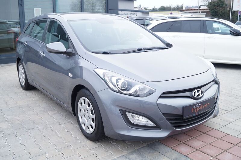 Grau Gebraucht 2014 Hyundai i30 Kombi | 7.890 € (Fairer Preis) - Bild 1/4