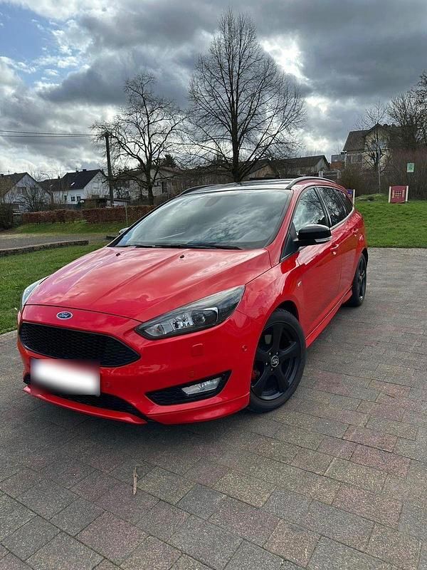 Gebraucht Ford Focus ST-Line 150 PS (110 kW) 2017 Rot Kombi
