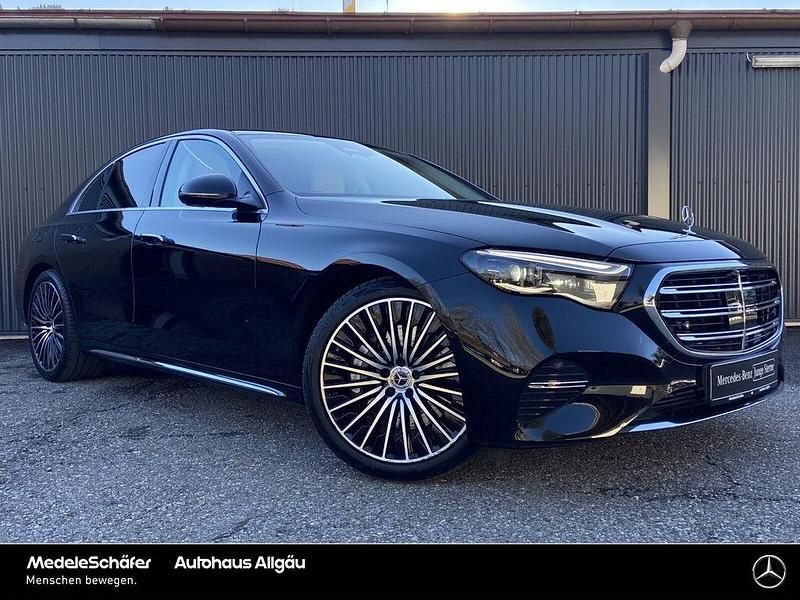 Gebraucht Mercedes E220 Exclusive 197 PS (144 kW) 2024 Lack obsidianschwarz Limousine